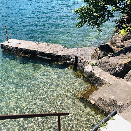 Lilli - Casa Sul Lago Дервио Экстерьер фото